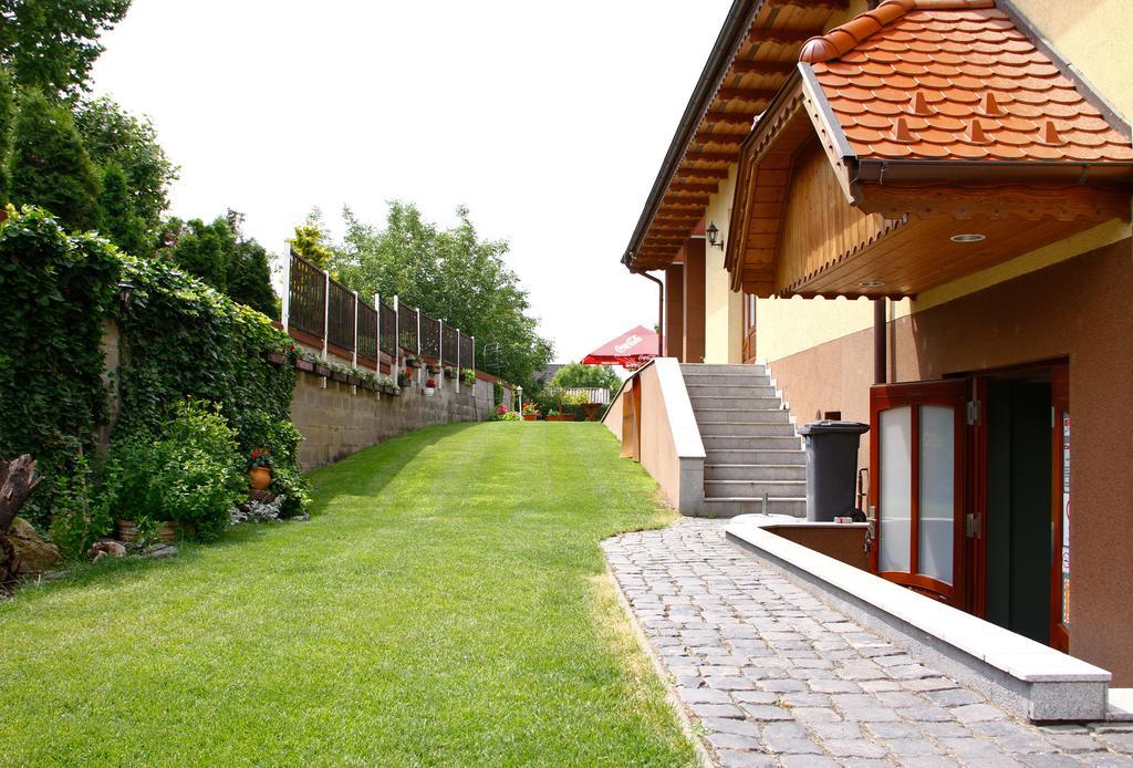 Castrum Vendégház Szigetszentmárton Exterior foto